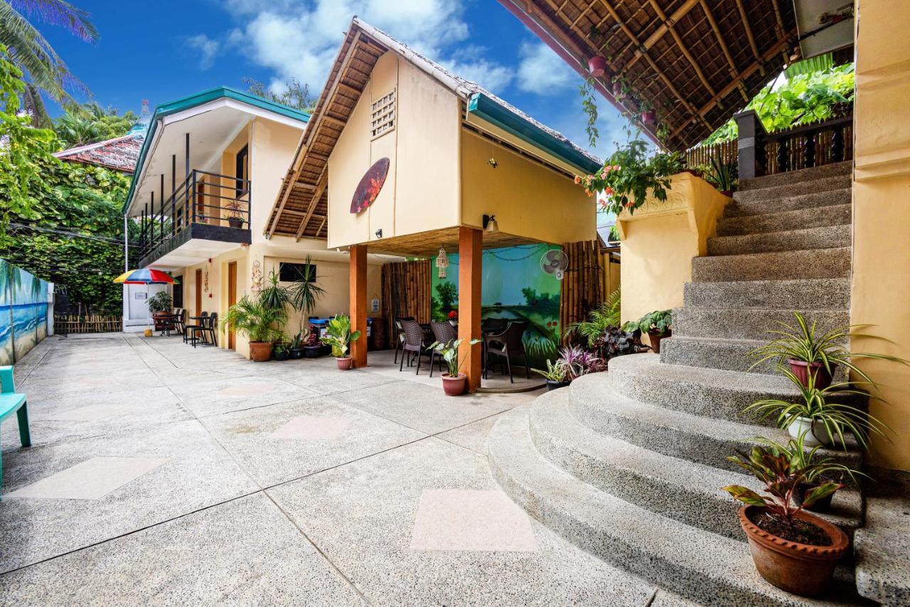 White Shamrock Beach Hotel Balabag  Exterior photo