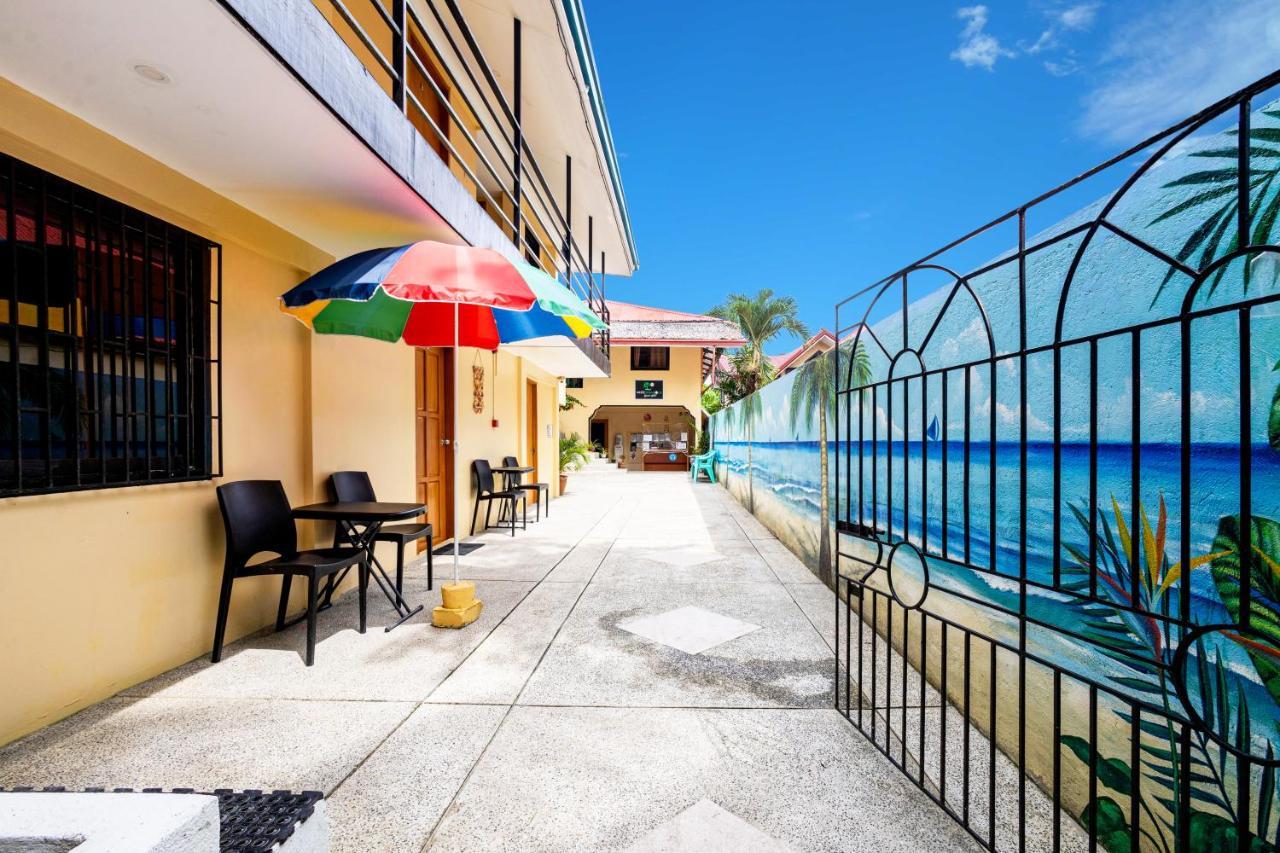 White Shamrock Beach Hotel Balabag  Exterior photo